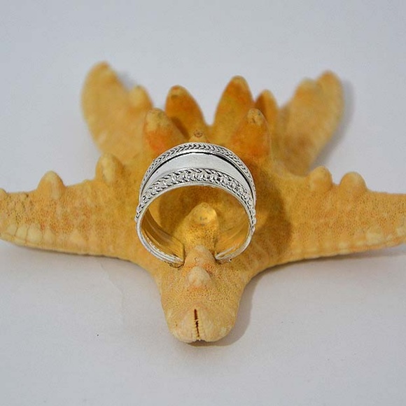 Handmade Tibetan White Metal Adjustable Ring - Picture 3 of 3